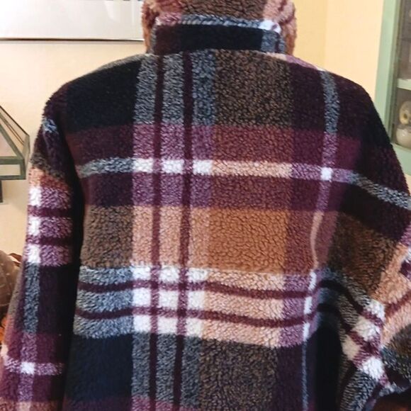 NWT American Eagle Outfitters  Sherpa Plaid Jacket/Shirt - Picture 8 of 15